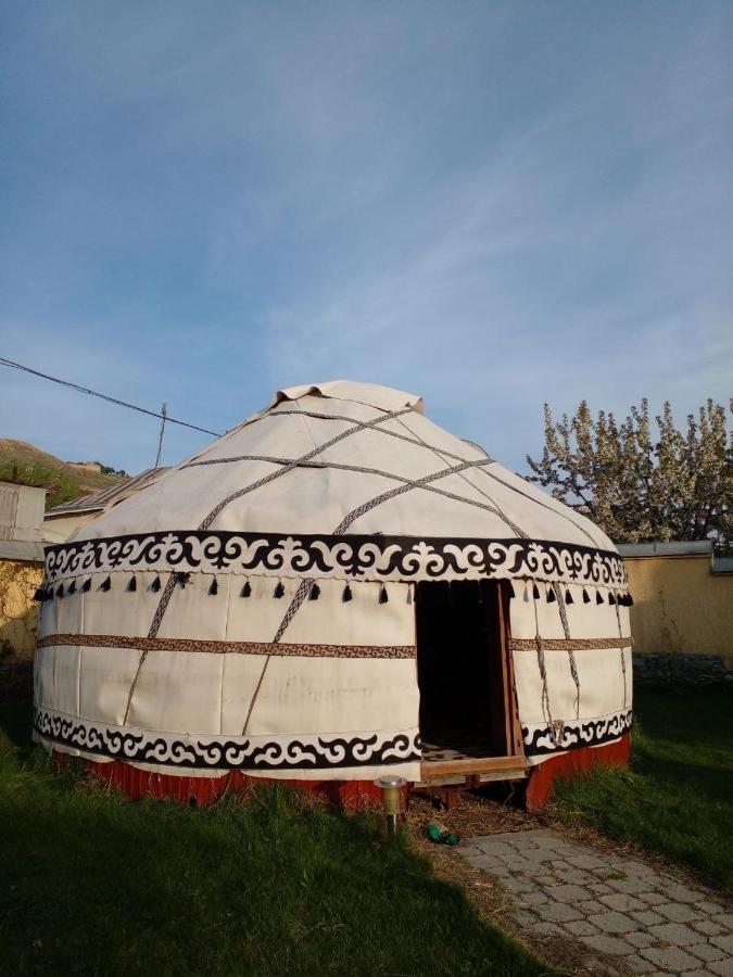 Ethno Boutique Hotel Osh Exterior foto