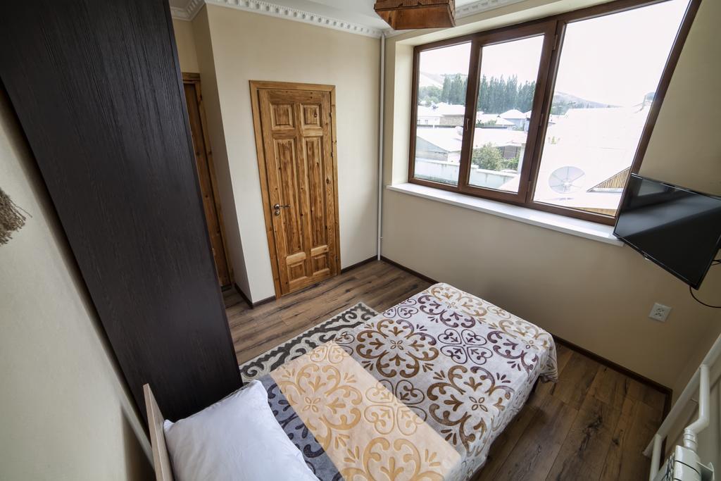 Ethno Boutique Hotel Osh Quarto foto