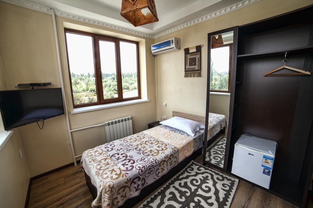 Ethno Boutique Hotel Osh Quarto foto