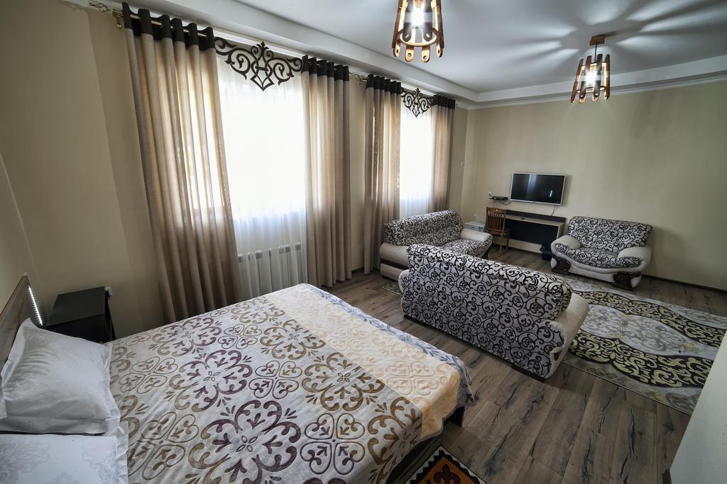 Ethno Boutique Hotel Osh Quarto foto