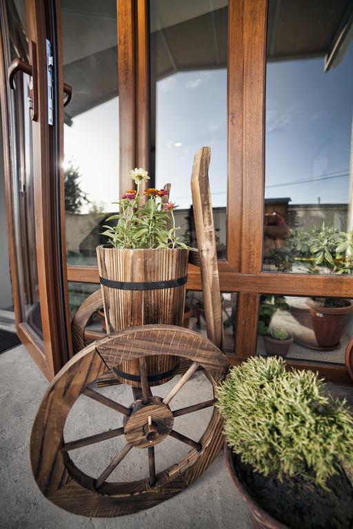 Ethno Boutique Hotel Osh Exterior foto