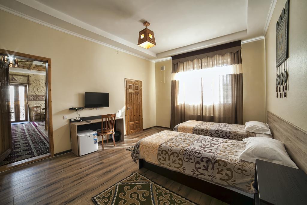 Ethno Boutique Hotel Osh Quarto foto