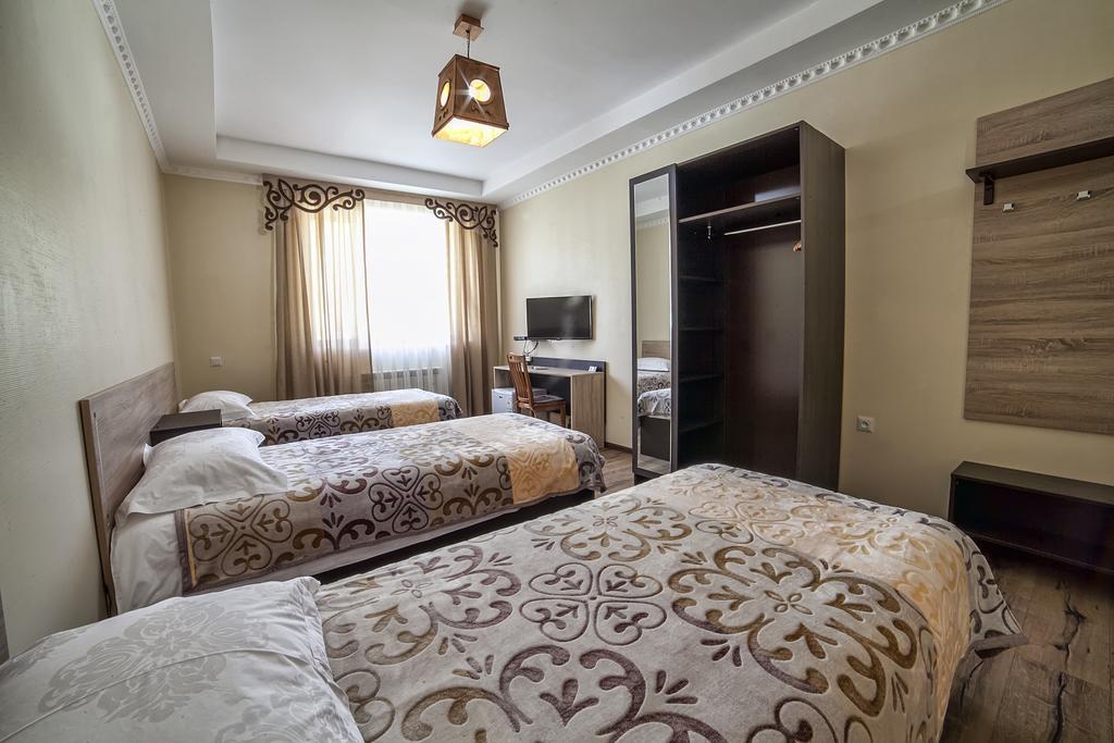 Ethno Boutique Hotel Osh Quarto foto