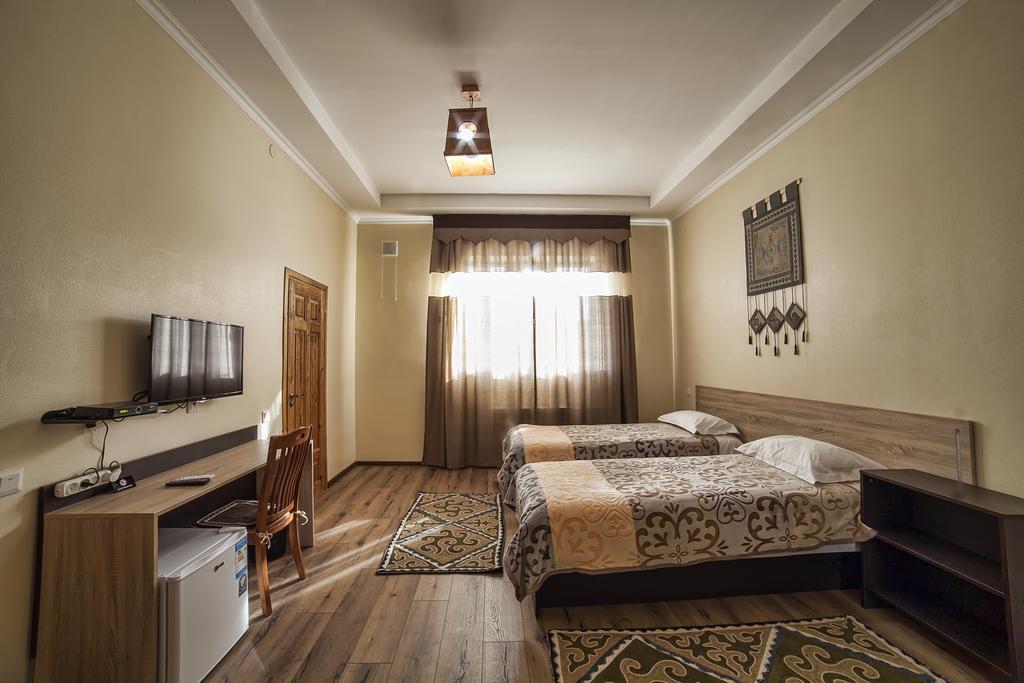 Ethno Boutique Hotel Osh Quarto foto